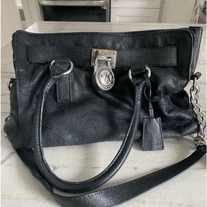 Michael Kors leather  vintage bag.  Perfect size in good condition
